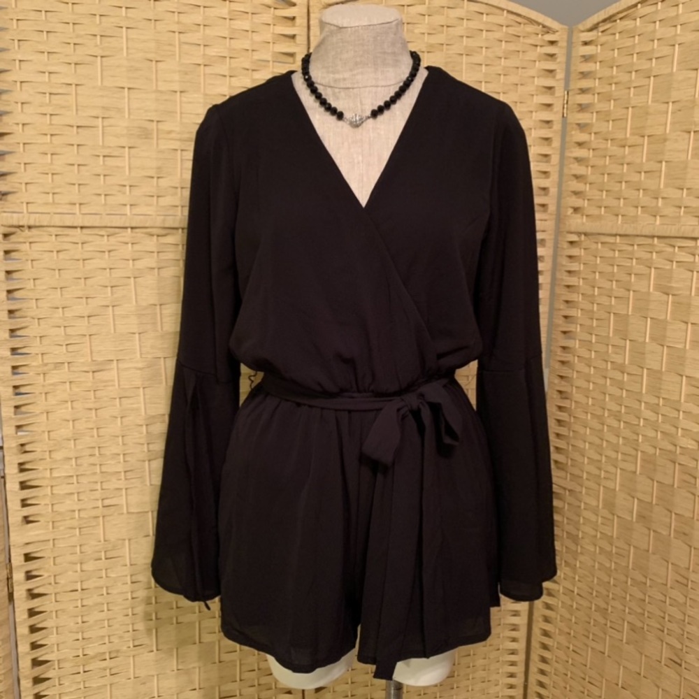 Black romper (shorts)